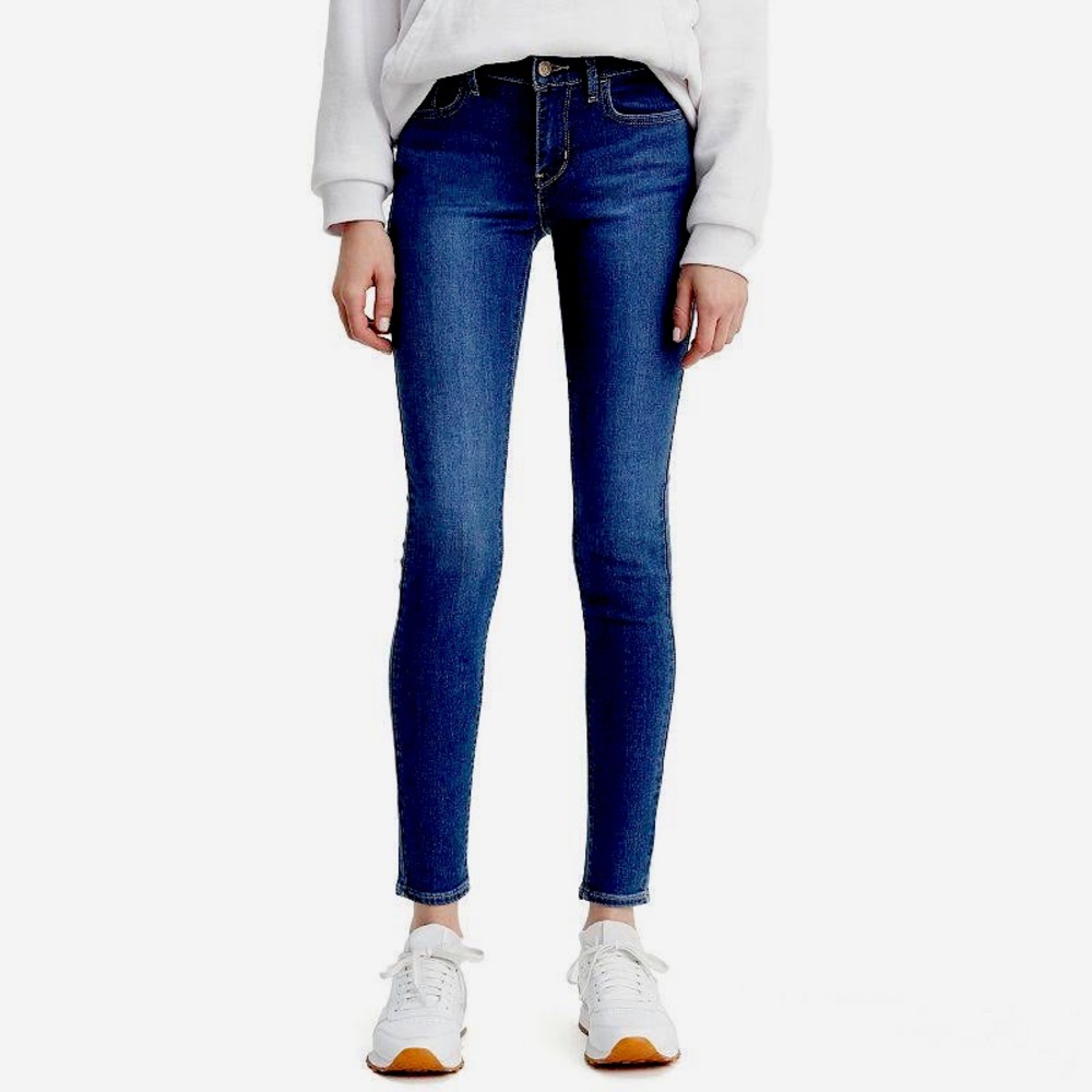 710 Super Skinny. Levi Jeans size 27